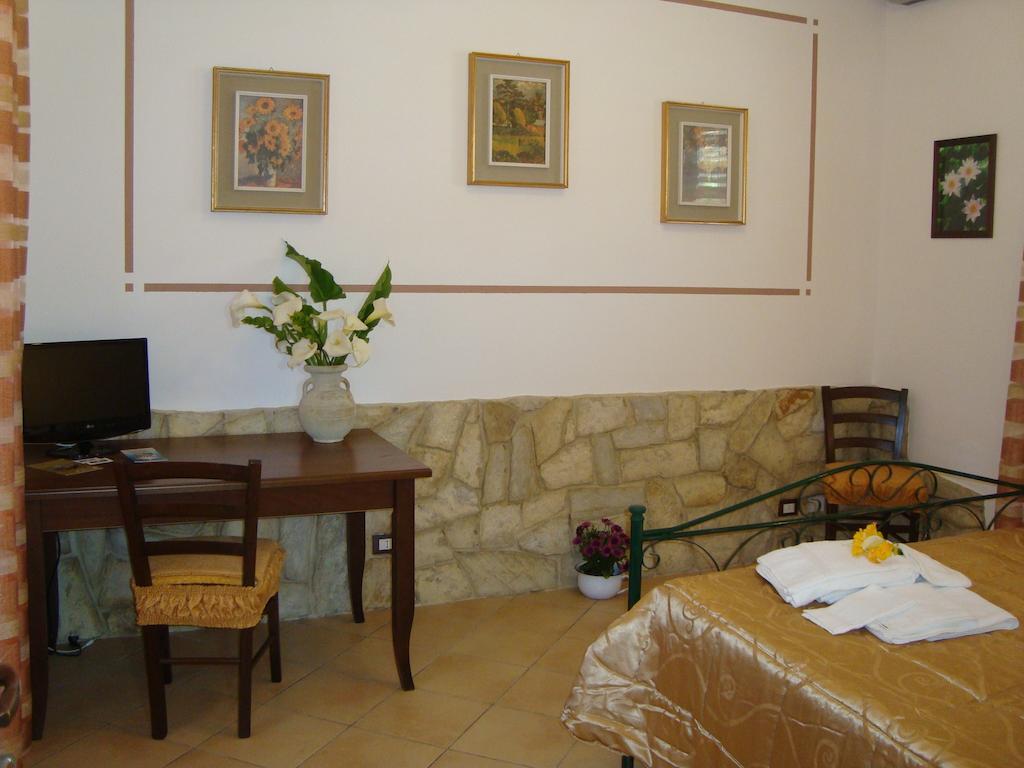 La Ninfea Bed & Breakfast Валдериче Стая снимка